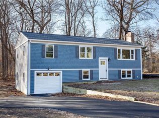 21 Woodmont Dr, North Kingstown, RI 02852
