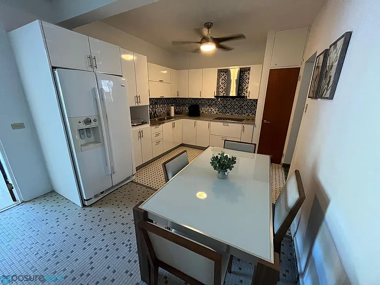 107 Lighthouse — Photo 5