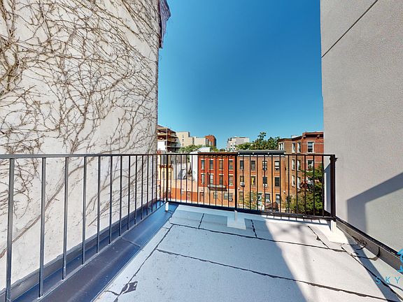 2nd image of 948 Bergen St #4R
