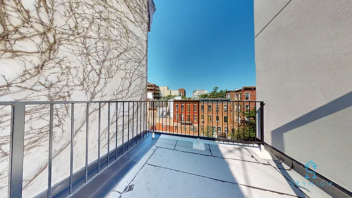 Rented by Skyhigh Realty NYC LLC | media 7