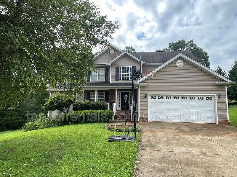 4 bed, 2.5 bath, 2400 sqft, $2,150 — Photo 1