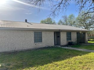 504 Kessler St, Hallettsville, TX 77964