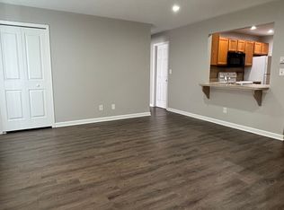 74 Village Ct APT 1, Ortonville, MI 48462