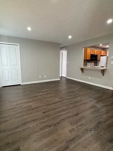 74 Village Ct Photo 1
