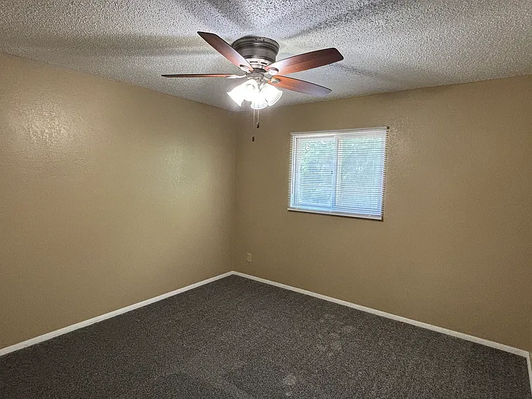 2950 Wildwood Dr #4 — Photo 10