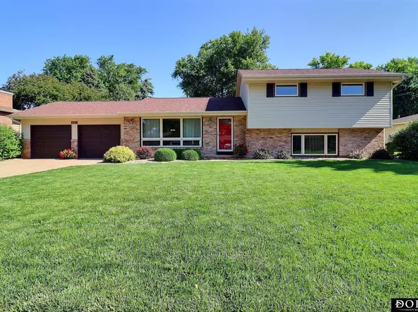 2204 Bramblewood Ln, Fremont, NE 68025