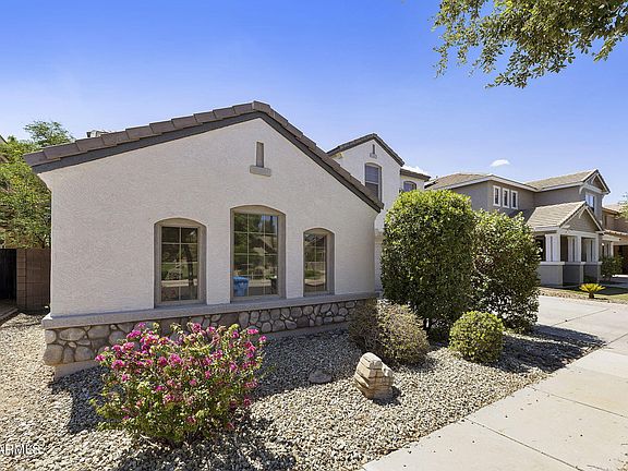 3rd image of 3683 E PHELPS Street
