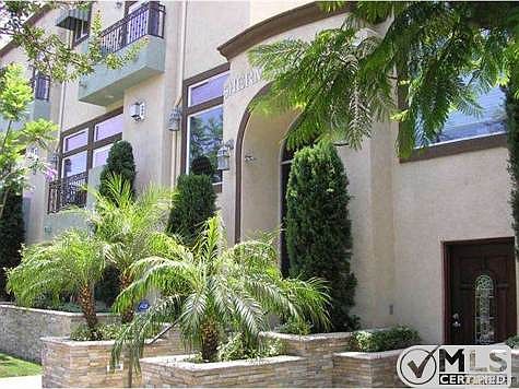 2nd image of 13360 Burbank Blvd APT 2