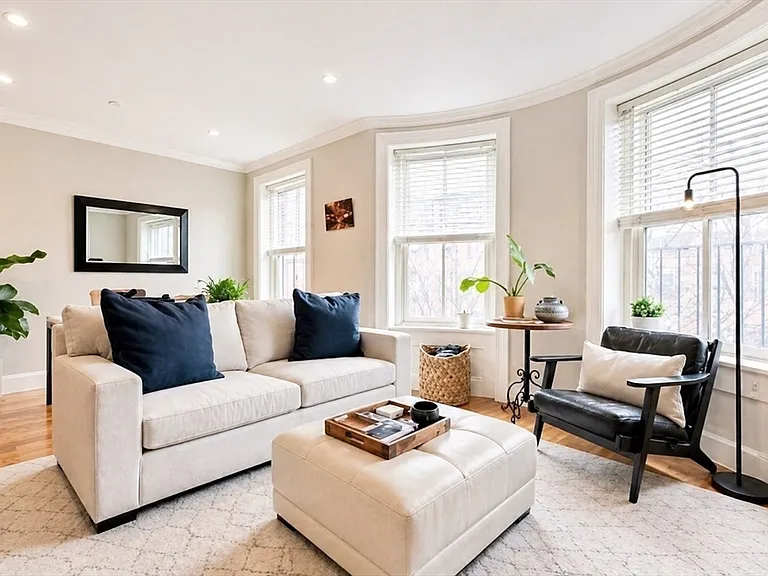 142 W Concord St #3 — Photo 1