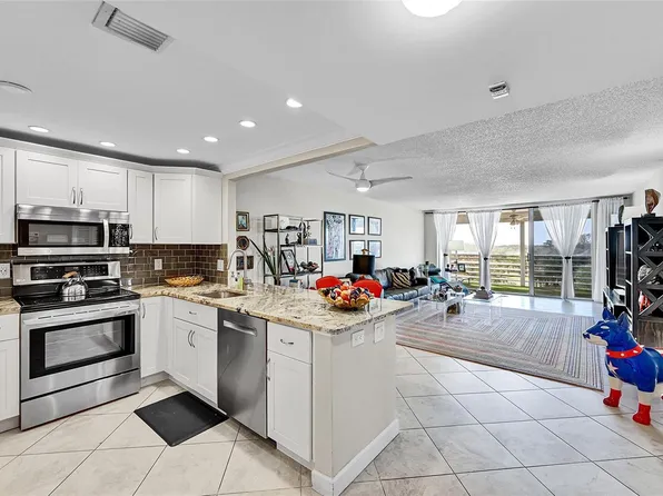 605 Oaks Dr APT 701, Pompano Beach, FL 33069