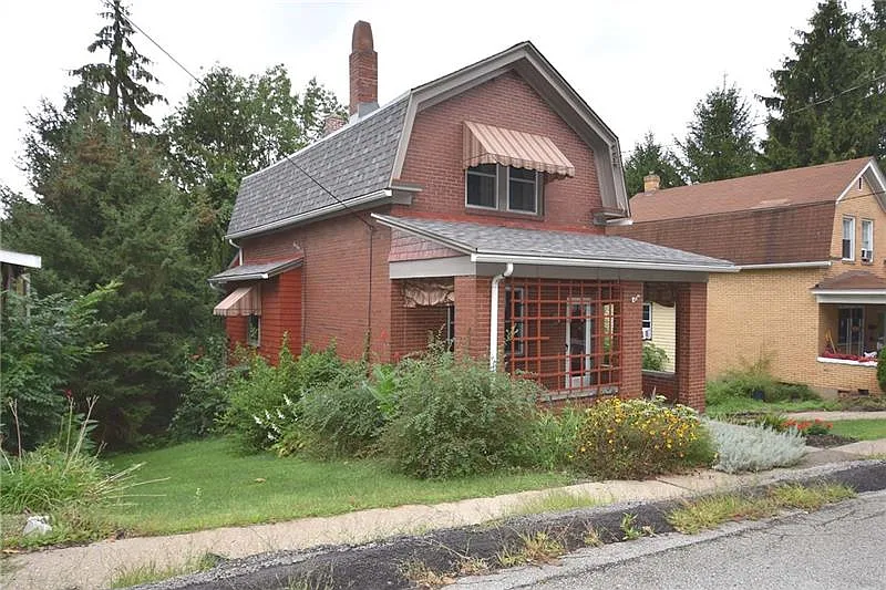 2320 Woodward Ave photo 1