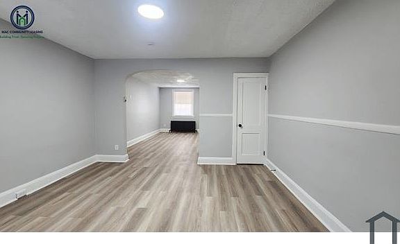 4th image of 4004 Walrad St