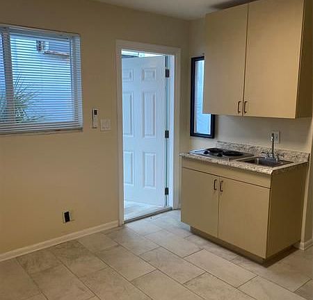 3rd image of 4440 Bougainvilla Dr APT 5