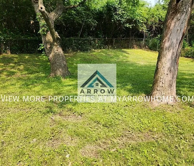 2537 Tyrell Dr — Photo 3