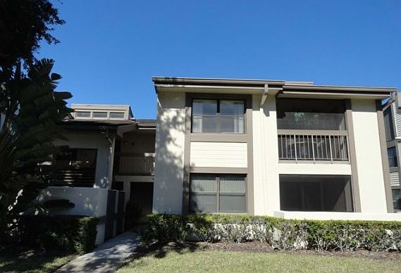 1st image of 268 Woodlake Wynde