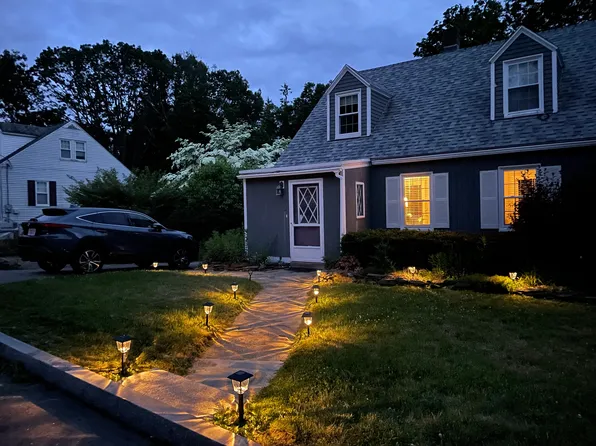 9 Birchwood Pl, Dover, NH 03820