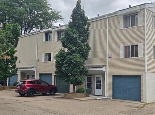 368 Dorland Rd S, Maplewood, MN 55119