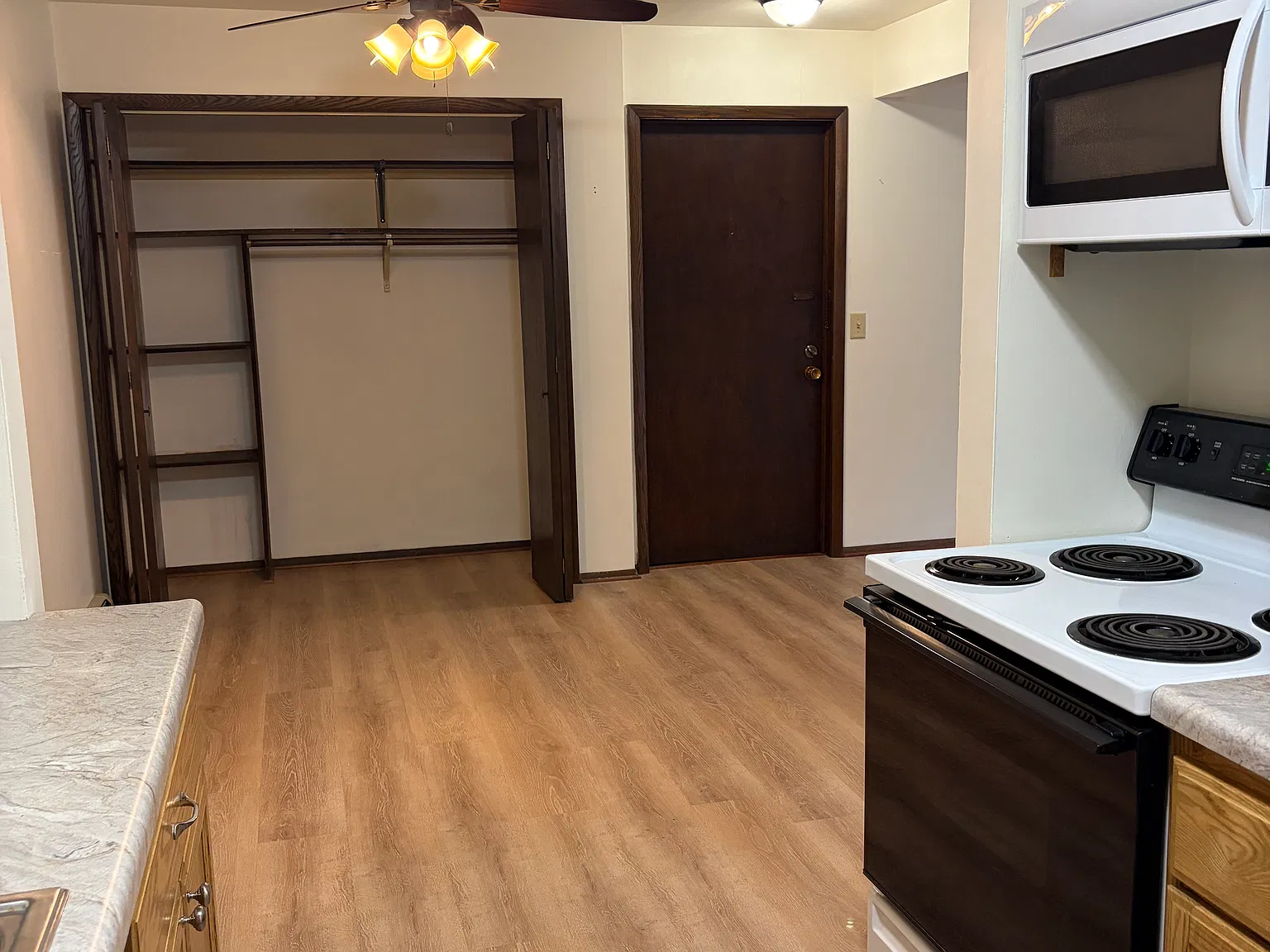 1 bed, 639 sqft, $1,100 — Photo 4