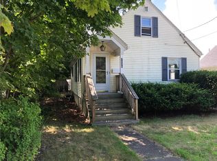 2040 W Shore Rd, Warwick, RI 02889