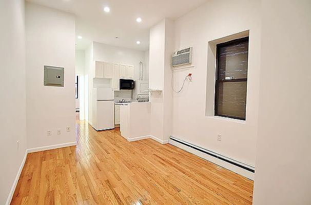 1st image of 1376 1st Ave APT 2