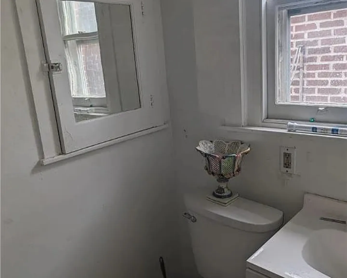 3 bed, 1328 sqft, $1,900 — Photo 2