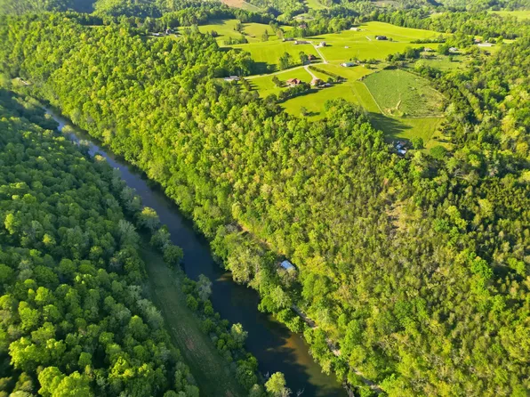 364 Lock Ln, Tazewell, TN 37879