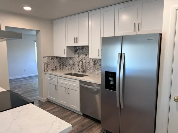 1322 E Broadmor Dr, Tempe, AZ 85282
