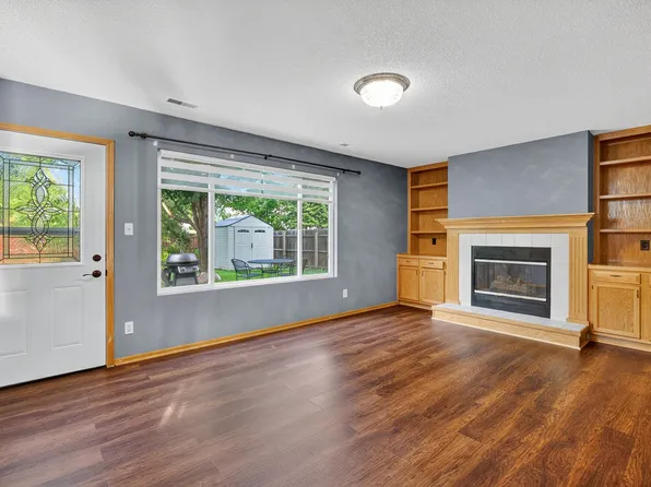 3836 122nd St, Urbandale, IA 50323