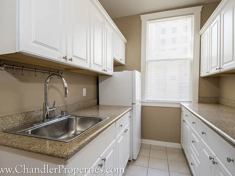 1250 Pine Street Apartments — Photo 6