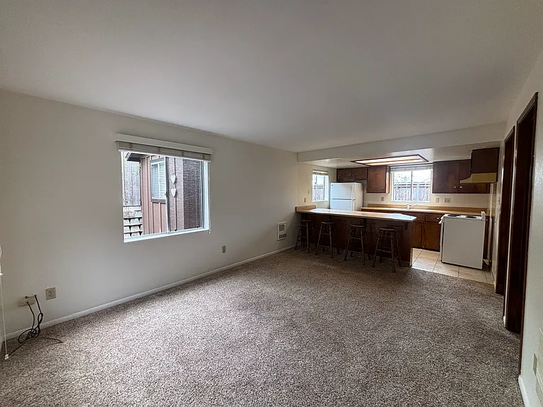 489 Estero Ave — Photo 10