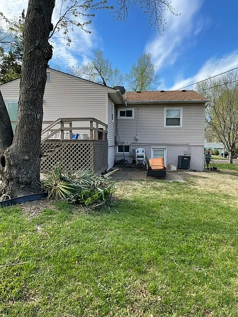 4 bed, 1.5 bath, 2200 sqft, $2,500 — Photo 3