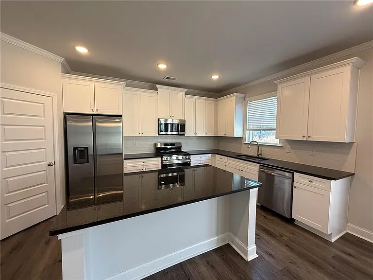 345 Hellen Valley Dr — Photo 9