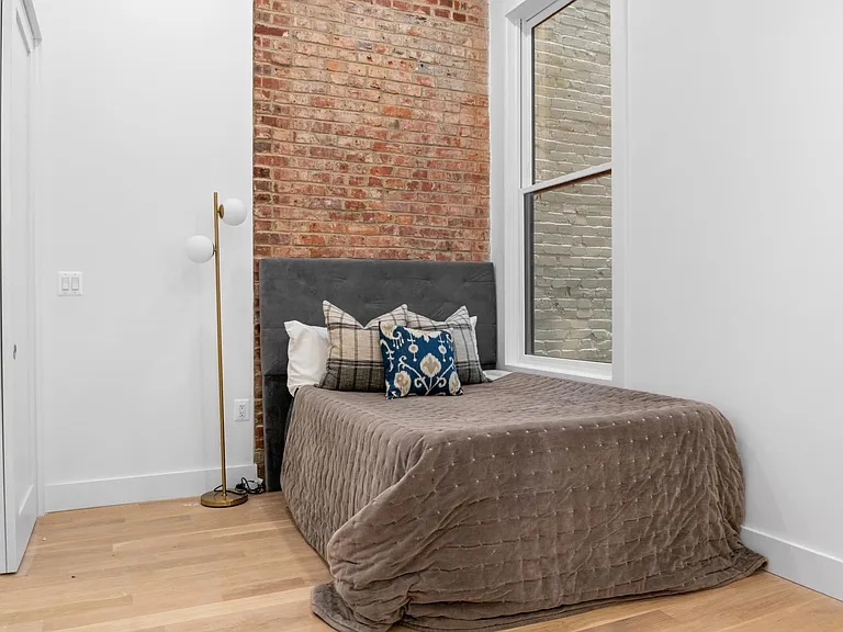 2564 University Pl NW #3 — Photo 14