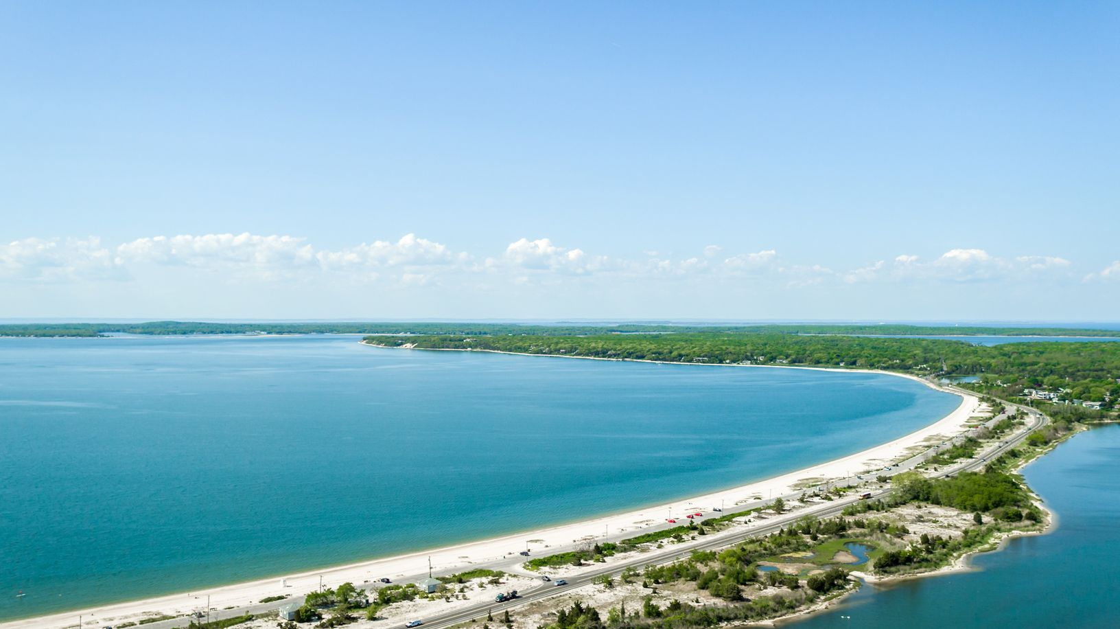  Just Minutes to Long Beach, Sag Village, Farmstands, Markets, Waterside Restaurants & Sunsets