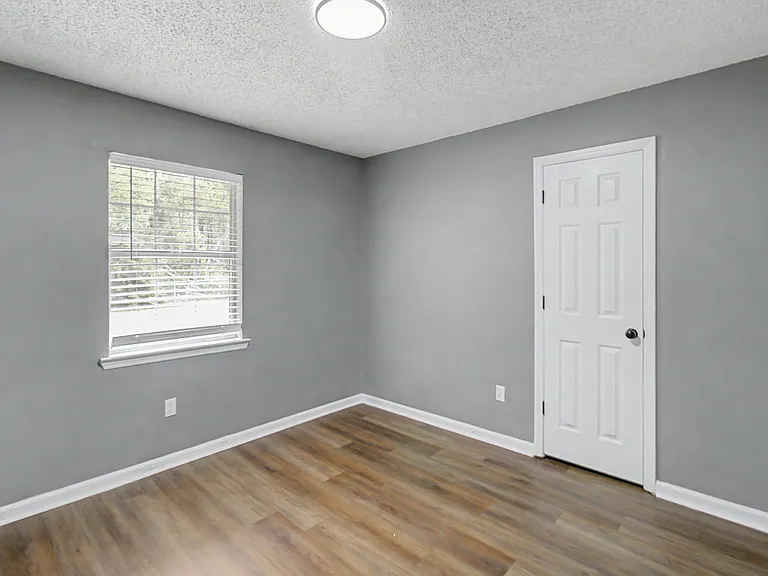 291 Sabreena Cir — Photo 18