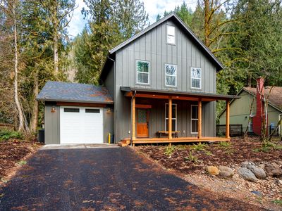 21121 E Mountain Creek Cir, Rhododendron, OR, 97049