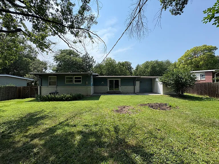 1300 Eastridge Dr — Photo 31