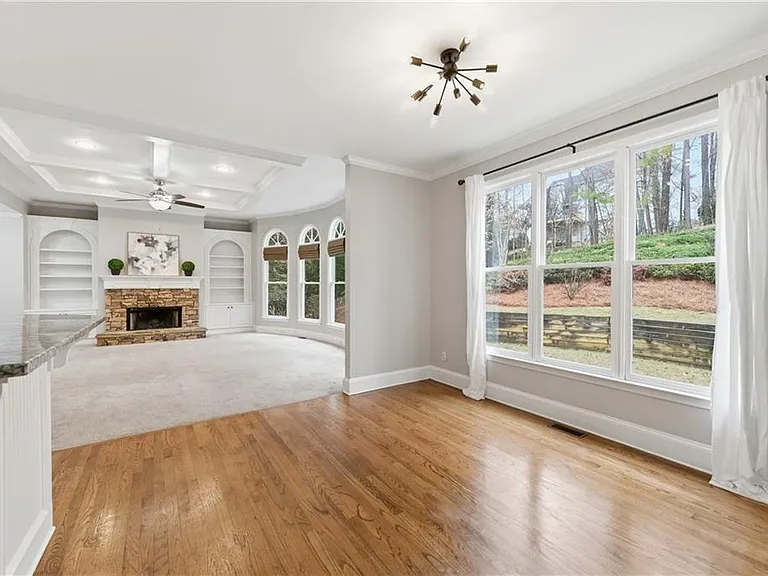 2570 Wood Creek Ct — Photo 17