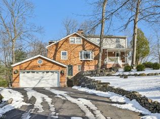14 Manor Rd, North Haledon Boro, NJ 07508