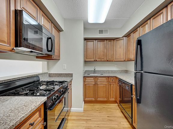 4th image of 70 Lime Kiln Rd APT 2H