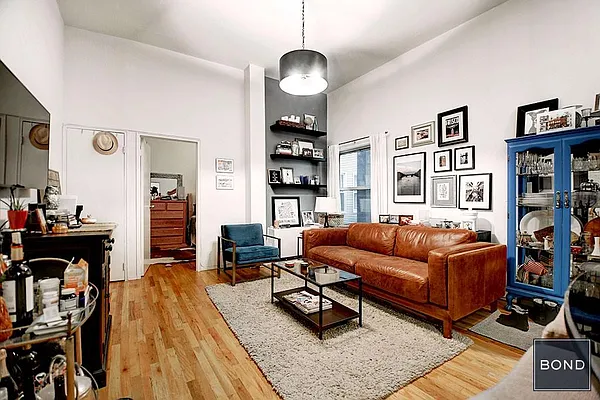 Rented by Bond New York | media 39