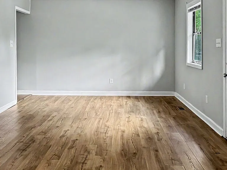 200 Bull Run Street — Photo 9
