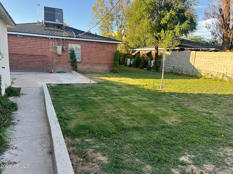 801 W Earll Dr — Photo 31