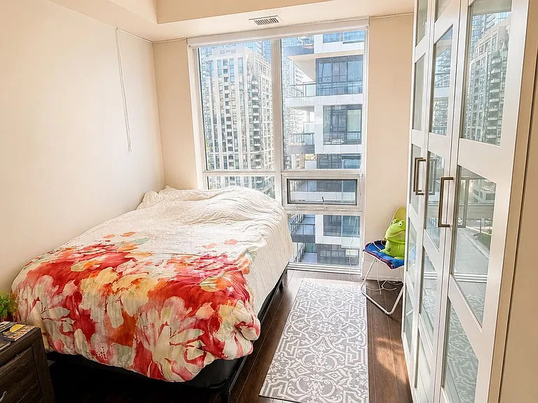 25 Broadway Ave #904 — Photo 5