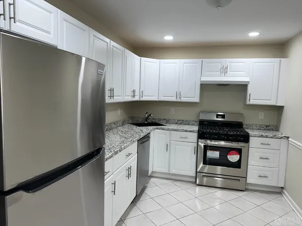 42 Clay St, North Brunswick, NJ 08902