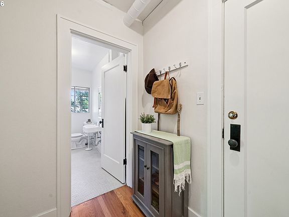 3rd image of 2829 SE Belmont St APT 308