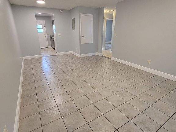 5th image of 784 Anderson Rd