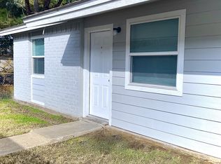 1906 Finfeather Rd, Bryan, TX 77801