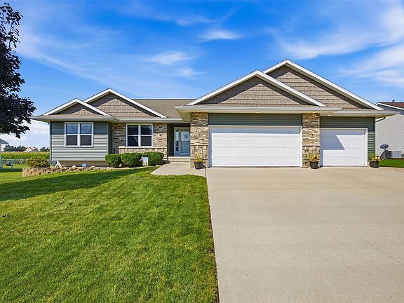 3rd image of 87 Pheasant Ave