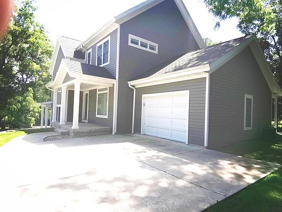 2nd image of 214 Mineral St #1